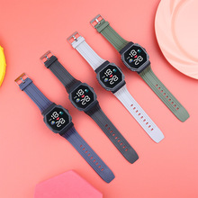 青春版个性地球太空人数显学生电子表男女情侣休闲百搭按键塑胶表