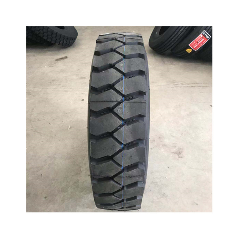 Los fabricantes suministran remolque neumático 245/70R19.5 camión de alambre de acero neumático de vacío