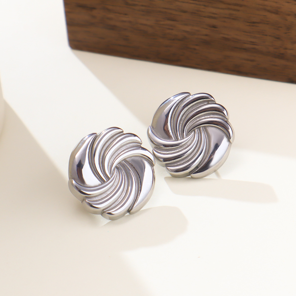 1 Piece Quantity 1 Piece Simple Style Geometric Plating Titanium Steel Ear Studs