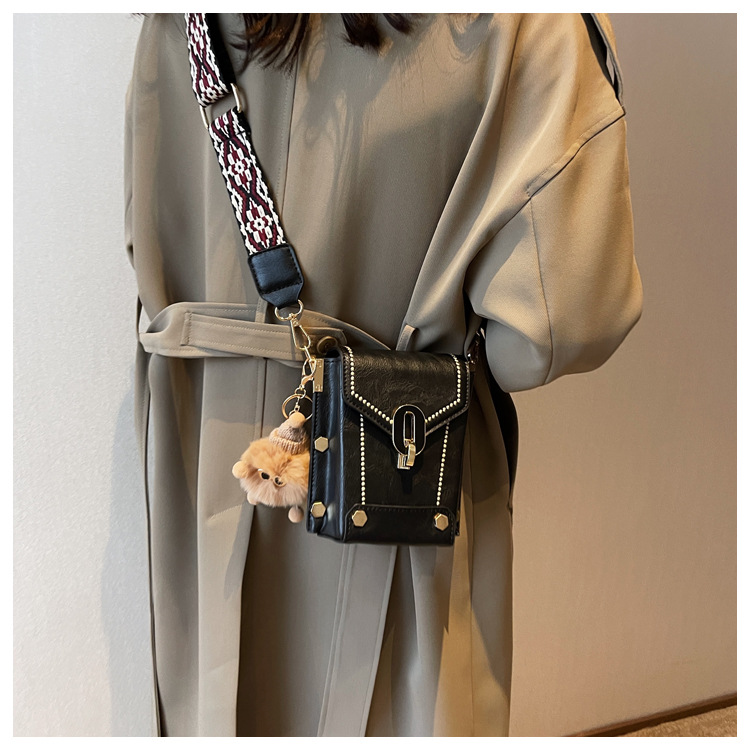 This year's popular Korean version of small for women 2024 new fashionable broadband crossbody bags, niche mobile_senzul.com