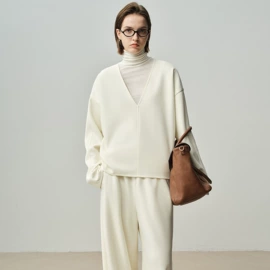 女式毛呢外套;其他短外套;连衣裙