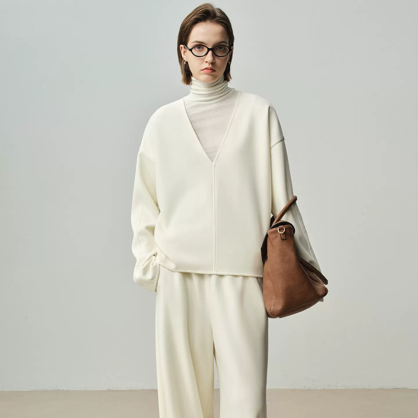 [本初]休闲风静奢感叠穿V领套头宽松卫衣女柔软松紧腰香蕉裤卫裤