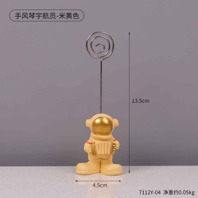 Creative three-dimensional mini astronaut spaceman business card holder desktop photo holder desktop small ornaments resin crafts