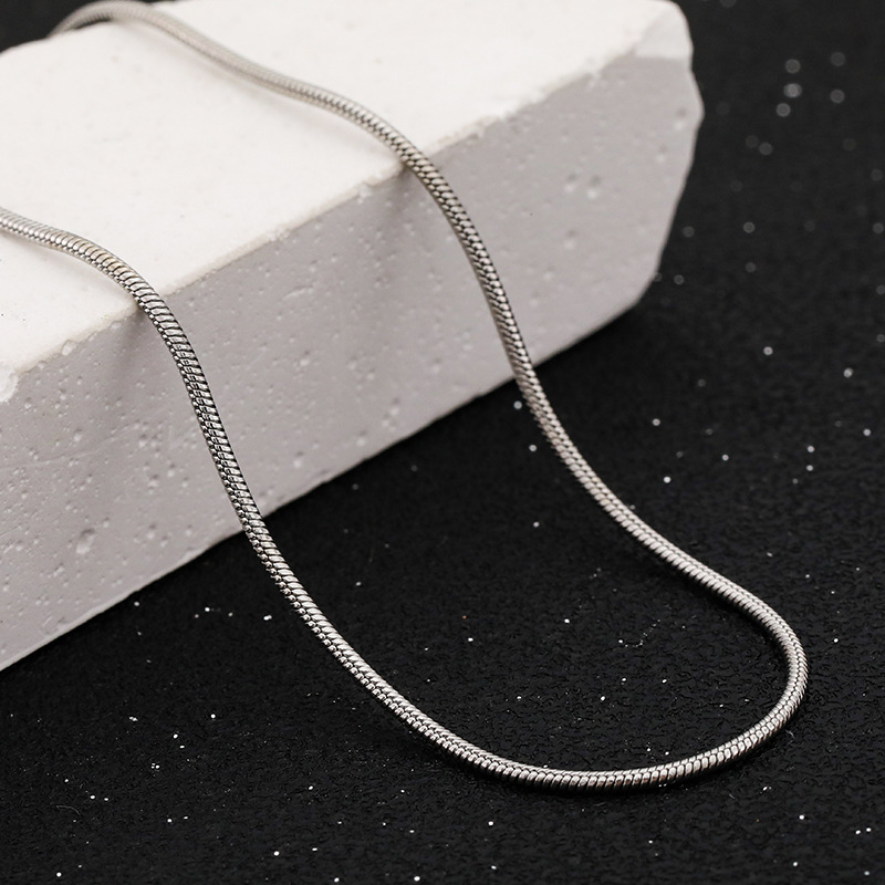 Two-Tone Delicate Layered Chain Set, Gold & Silver Mixed Metal Thin Stack, Minimalist Edgy Layering Jewelry, Lightweight Non-Tangle Dual Tone Necklace_voghion.com