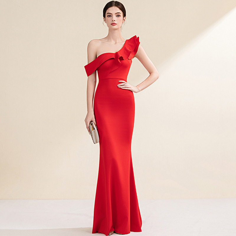 Evening Dress Women's High-end Sense Simple Host Banquet Elegant Light Luxury High-end Slant Shoulder Slim Long dress