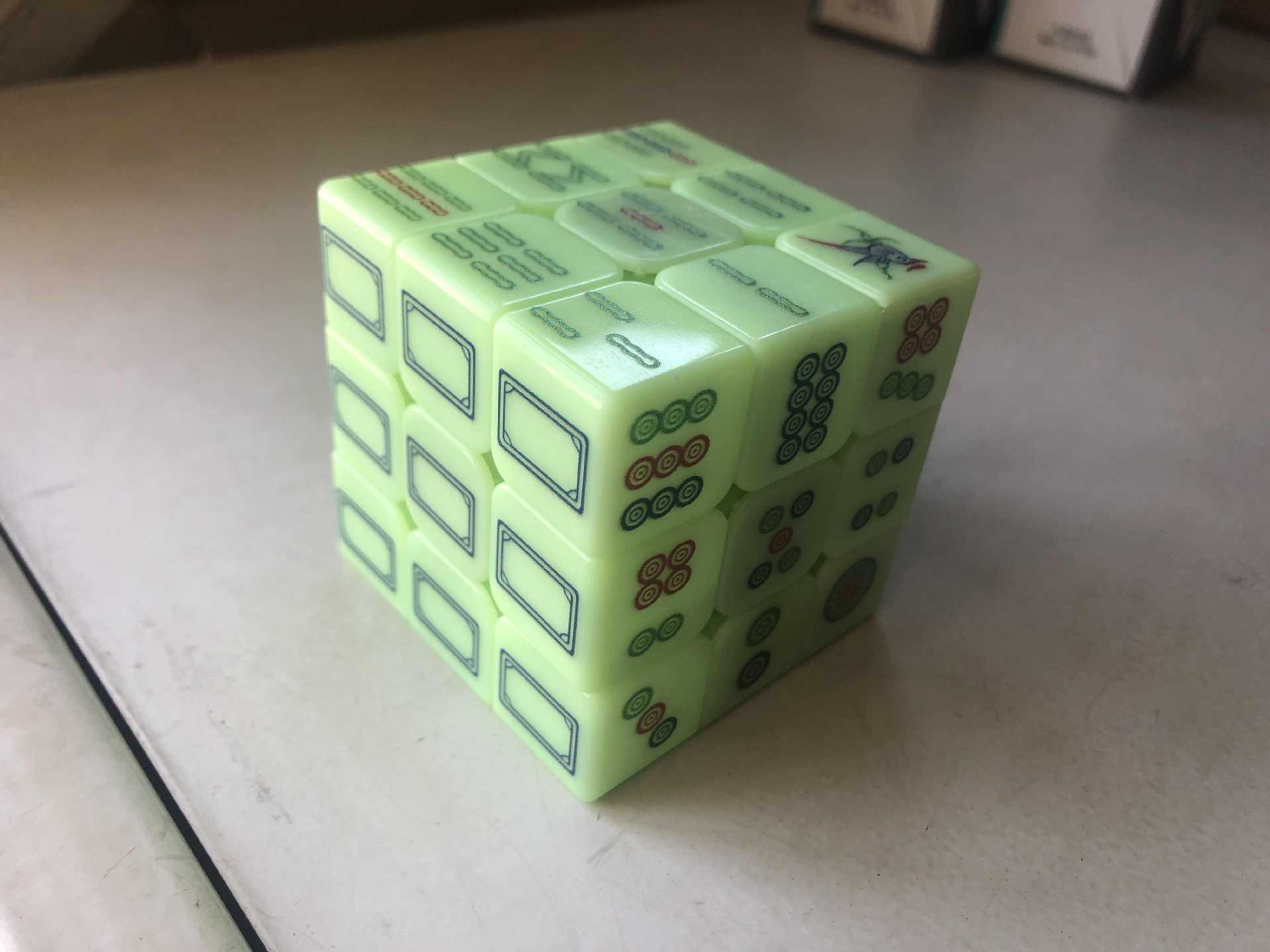 빛나는 녹색 마작 3 차