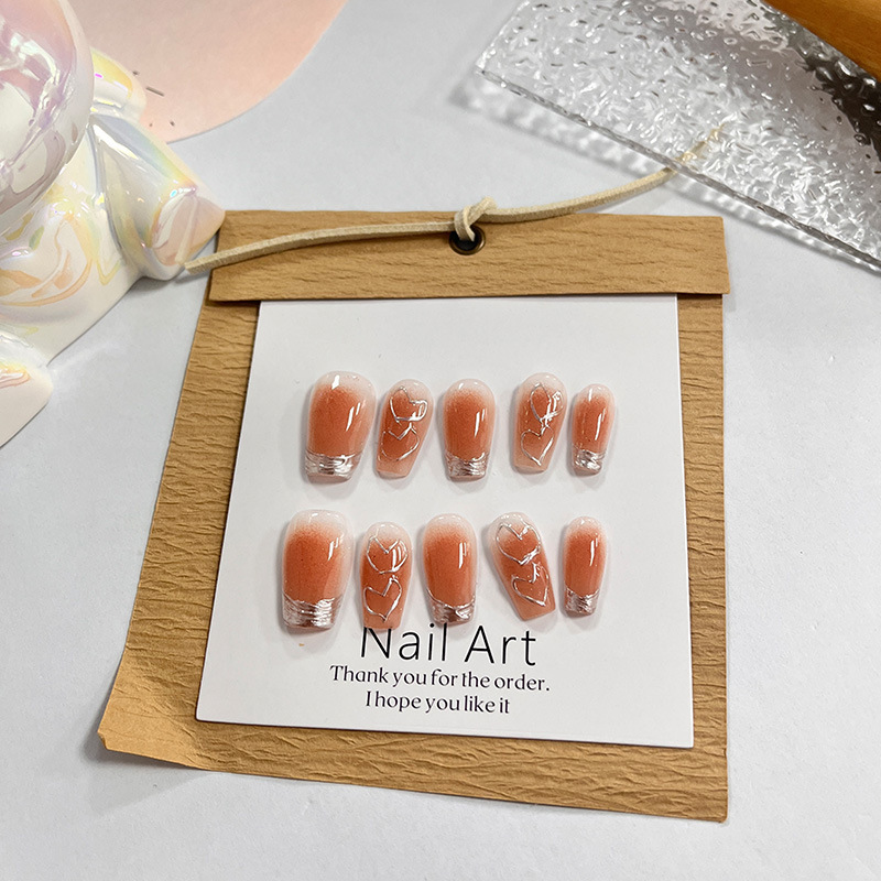 Desgaste hecho a mano de uñas de longitud media de otoño e invierno elegante pieza de uñas al por mayor oro puro deseo viento extraíble uñas falsas