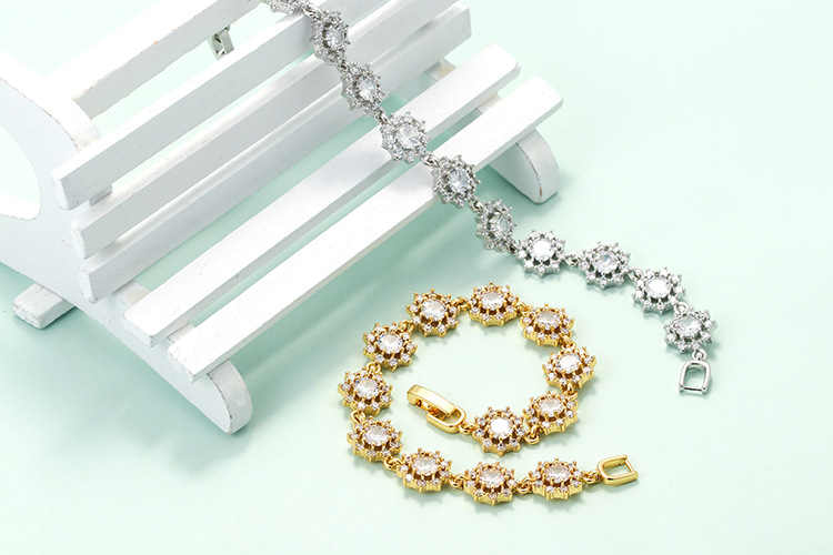 Geometric Pattern Retro Copper Inlaid Zircon Flower Geometric Bracelet Wholesale