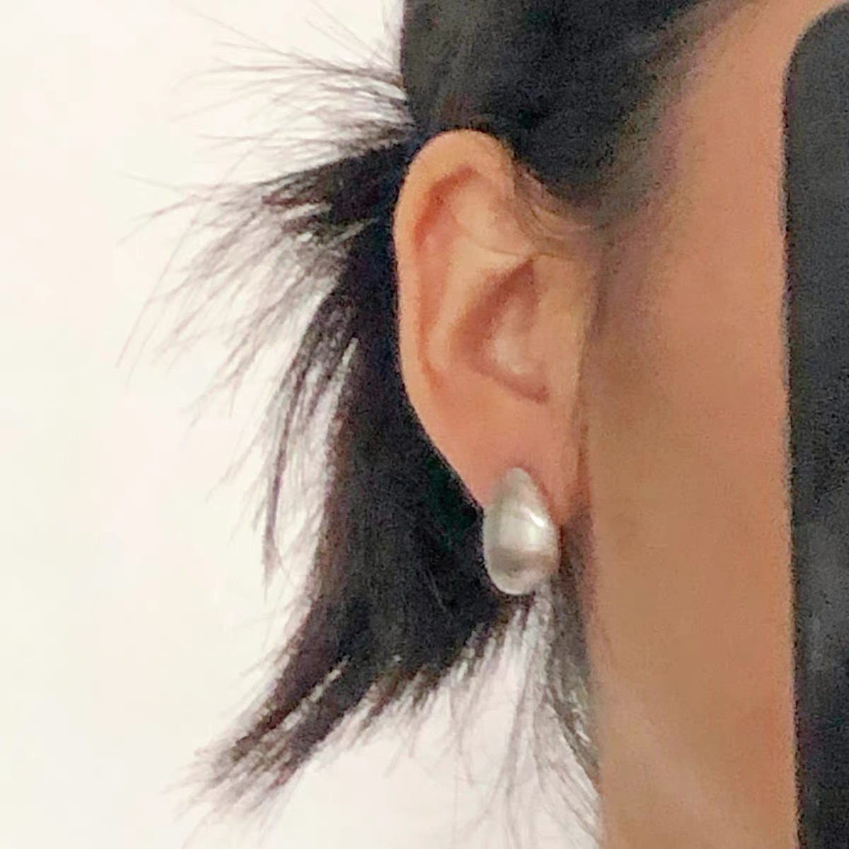 Design matte elegant retro earrings drop-shaped