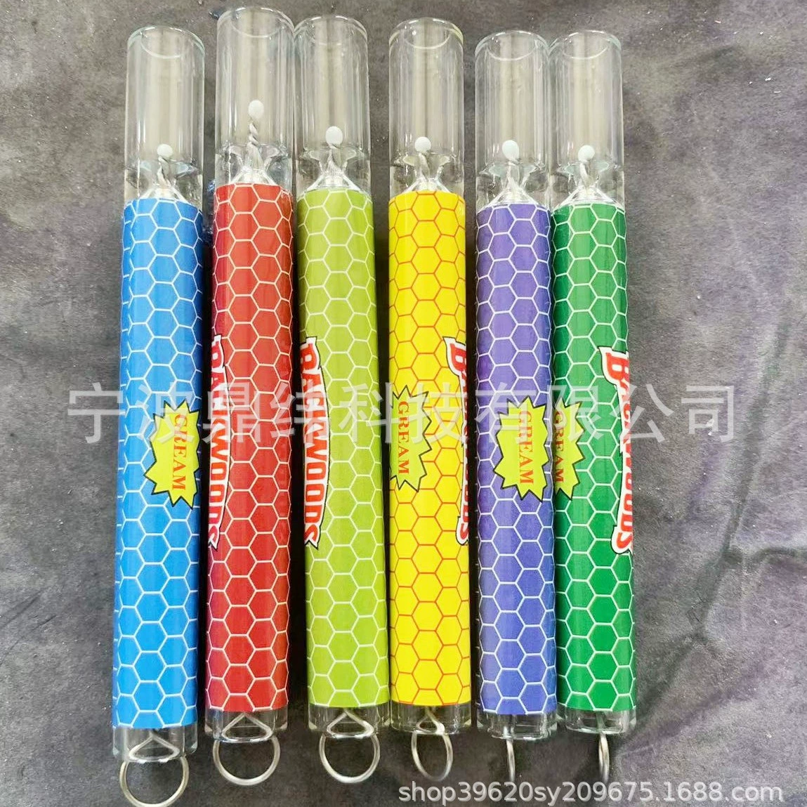 Производитель поставляет прозрачные стеклянные трубки, стеклянные курительные трубки, стеклянные трубки OG с новыми наклейками, стеклянные трубки OG.