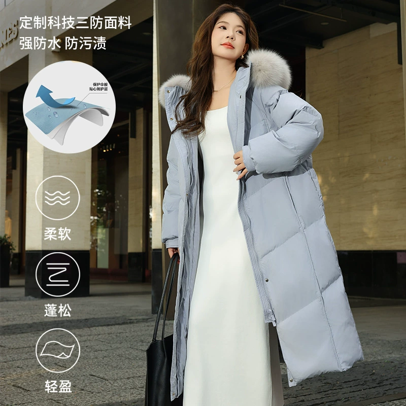 Европейский пуховик на гусином пуху, женский большой воротник из лисьего меха, зима 2025, новый стильный элегантный утолщенный пуховик средней длины с капюшоном