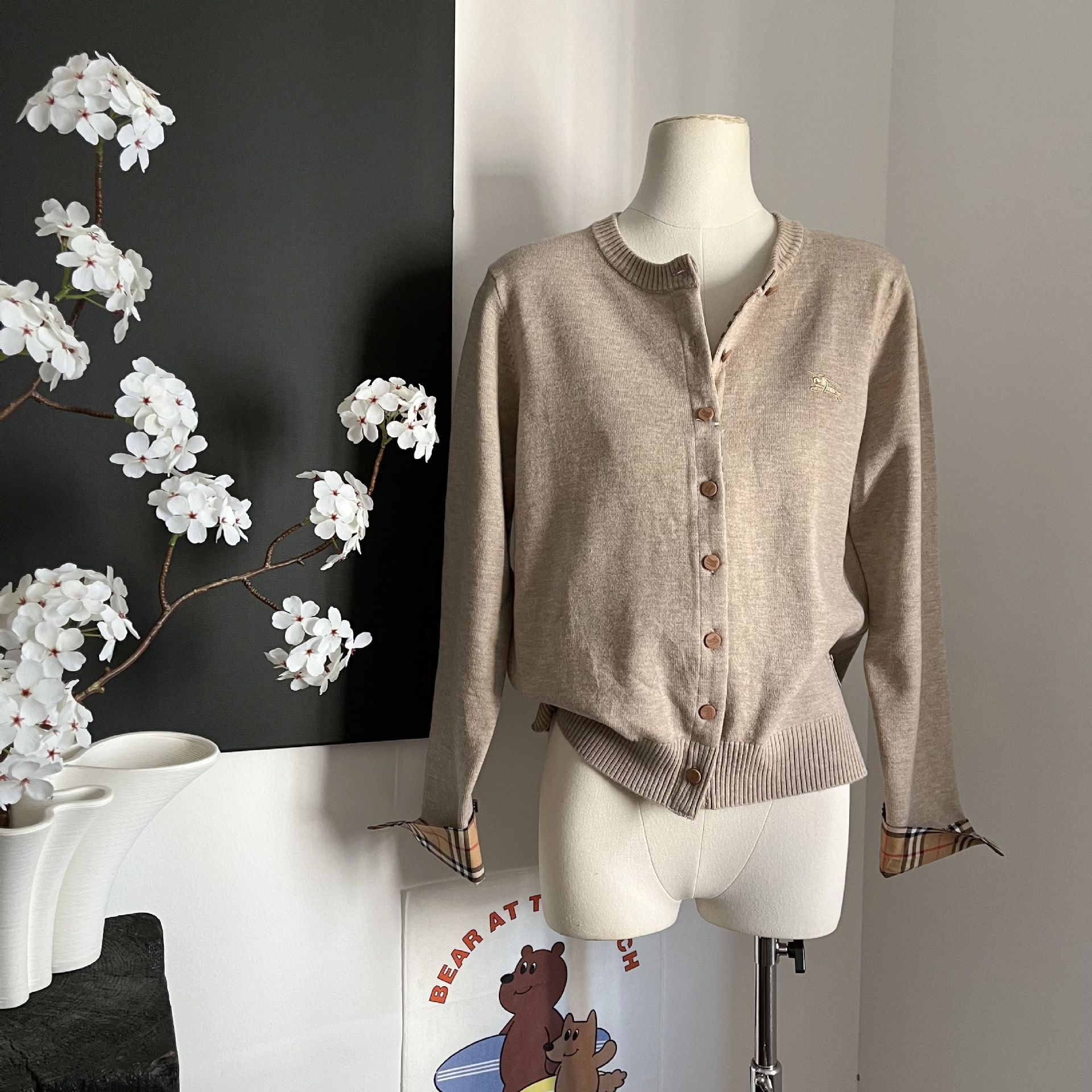 Letter Embroidered Round Neck Knitted Cardigan for Women, Short-Sleeved, Early Autumn New Style, Slim Fit, Short Top for Petite Women