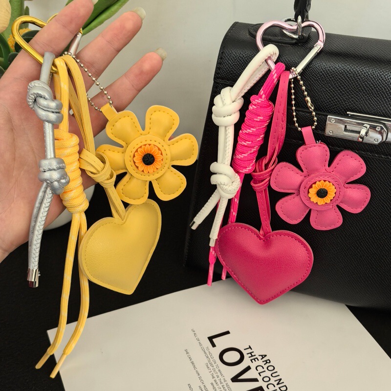 Cross-Border Miu Series Creative Pu Leather Heart Flower Keychain Women's Bag Pendant Backpack Keychain Decoration Wholesale