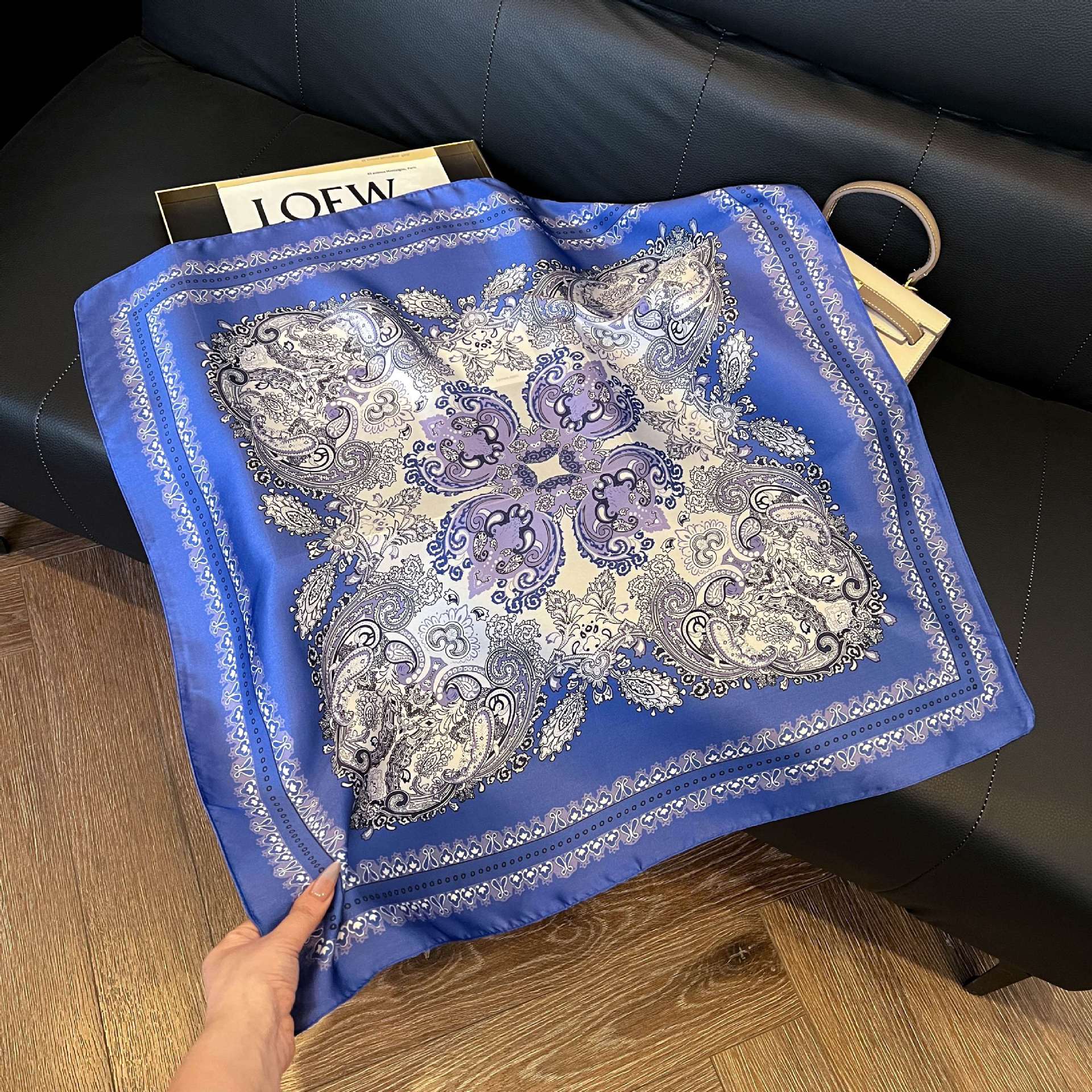 Transfronterizos nuevos bufandas de seda azul de alto nivel de seda cuadrada de simulación bufandas de moda de decoración de moda de combinación bolsa correa de pelo bufandas profesionales