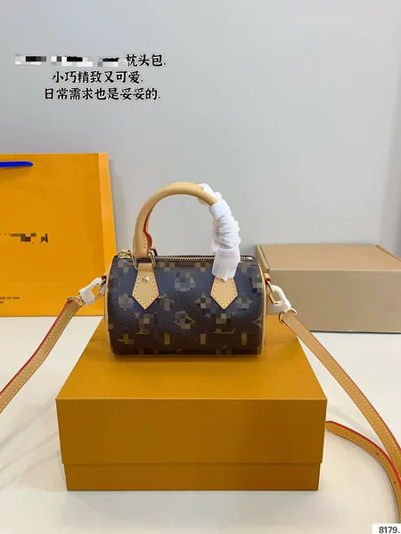 Fashionable Versatile Retro Pillow Bag for Women 2025 New Niche Versatile Fashion Crossbody Small Handbag Boston Bag
