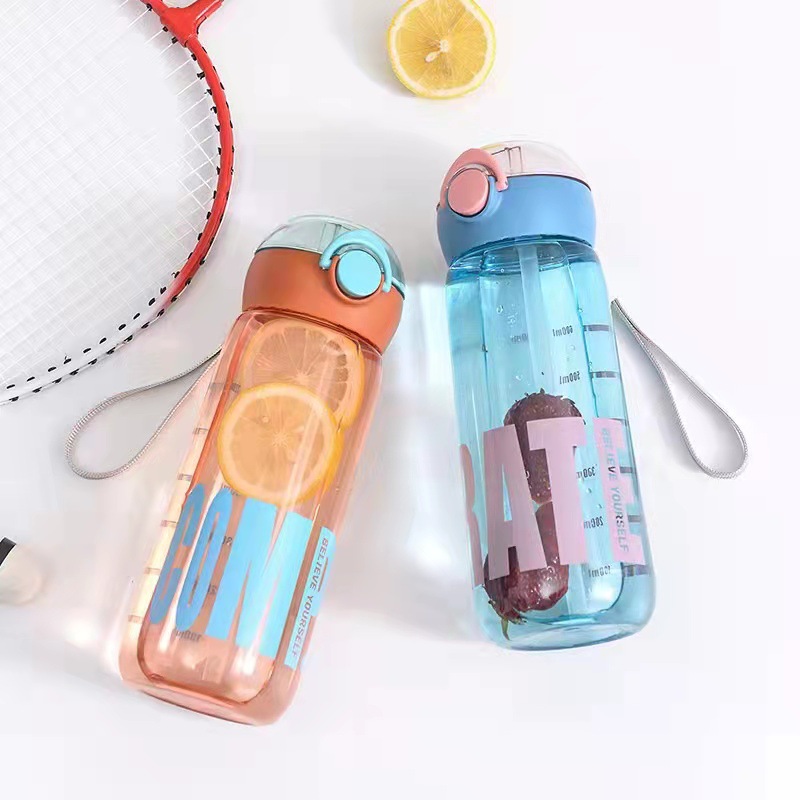 Inglés simple con escala de fábrica de copas de paja cubierta de rebote de tazas de plástico estudiantes de impresión de plástico portátil personalizado