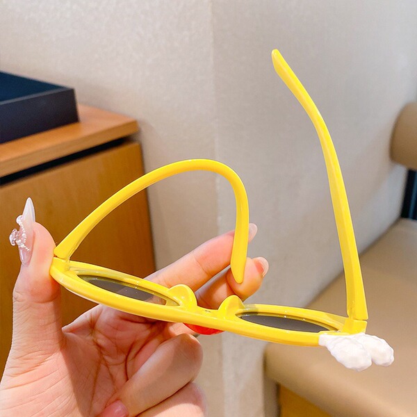 Children's cartoon sunglasses