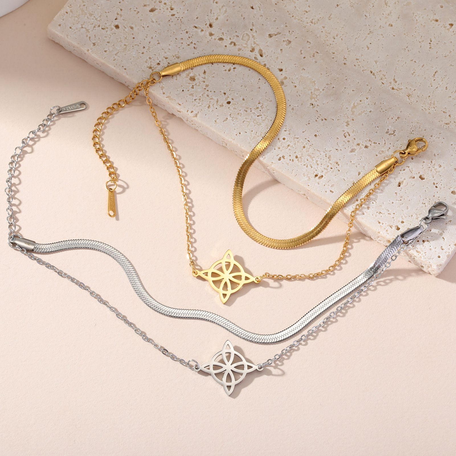 8g Weight Bracelets Classification 304 Stainless Steel Chain Material 1 Piece Quantity Holiday, Daily Occasion 304 Stainless Steel Material Witches Knot Pattern Women's Gender Plating Design Simple Style, Classic Style Style Simple Style Classic Style Witches Knot 304 Stainless Steel Bracelets In Bulk 1