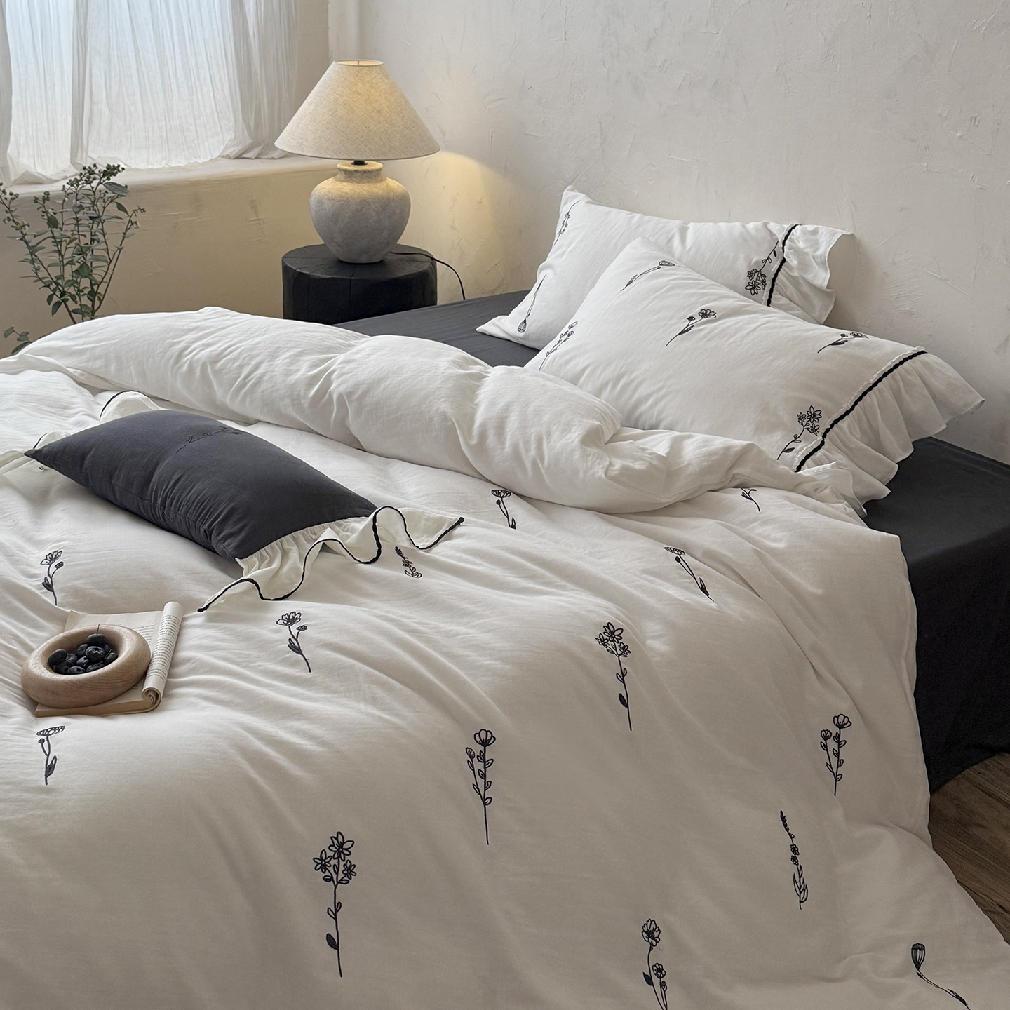Four-piece Bedding Set Pure Cotton Crinkled Gauze French Lace_voghion.com