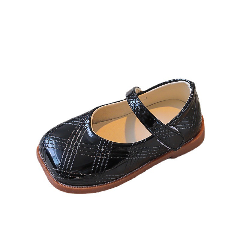 Zapatos de cuero para niñas para primavera y otoño, zapatos negros para actuaciones en el jardín de infantes, zapatos infantiles de suela blanda estilo británico, zapatos de punta cuadrada para niños pequeños.