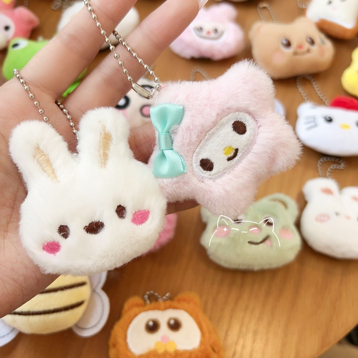 dibujos animados empujar pequeños regalos para tirar muñecas de vacaciones agarrar muñecas máquina de peluche pequeño regalo colgante muñeca llavero