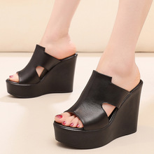 ţƤ�οշ�ˮ̨���һ���ϸ��¸����¼���Ь�����ɸ�4243Ů����Ь