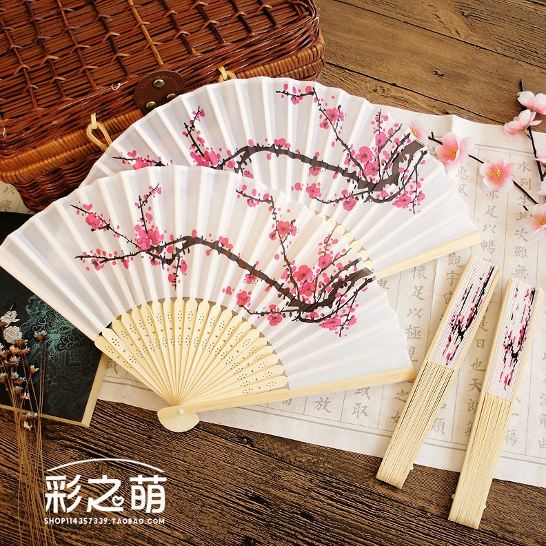 Hay en stock piezas de ventilador de pintura de tinta ligera transfronteriza ventilador de seda de ciruela