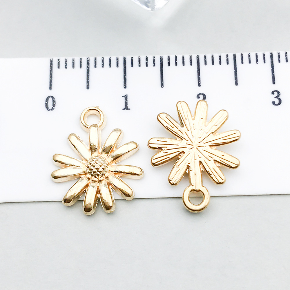 17697-M-kc金锌合金花形小雏菊花7x9-0.8g.p