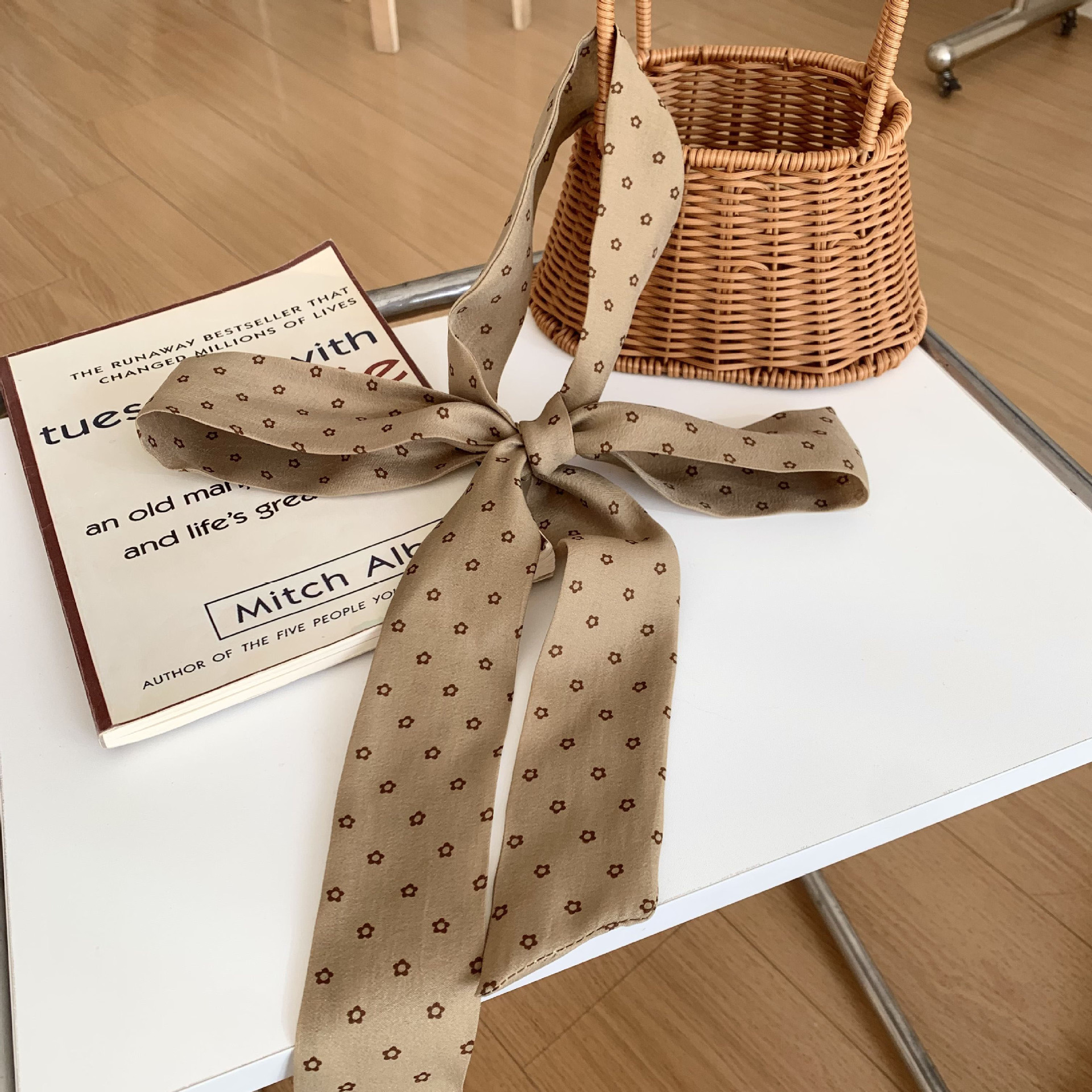 Bufanda de seda, banda larga, sensación de alto nivel, bufanda de lunares pequeños, decoración de cinta de doble capa, banda para el cabello estrecha, bolsa de atar drapeado, cinturón de cinta