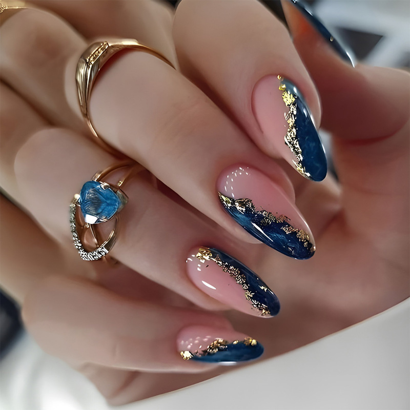 Pink and Blue Contrasting Water Drop Shaped Nails Gold Foil Sweet and Cool Smudged Manicure Klein Blue Gilt Gemstone Sparkling Fake Nails