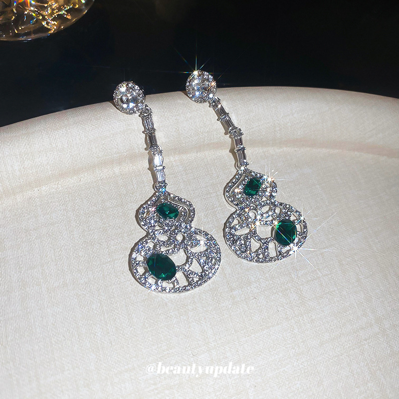 Aguja de plata Nuevos pendientes de calabaza hueca de diamantes de estilo chino Pendientes de estilo étnico personalizado Tren nacional Pendientes de lujo ligero de alta gama Mujeres