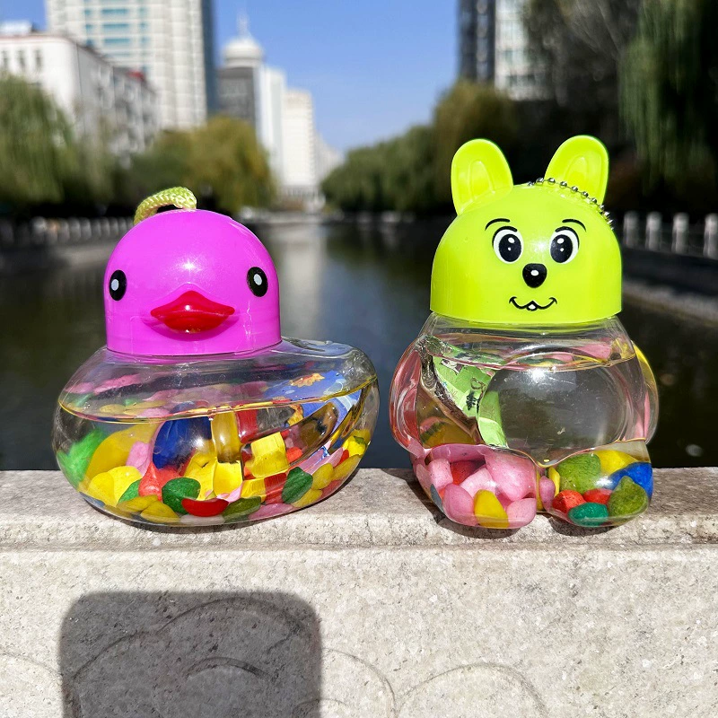 Small plastic handheld children's transparent aquarium