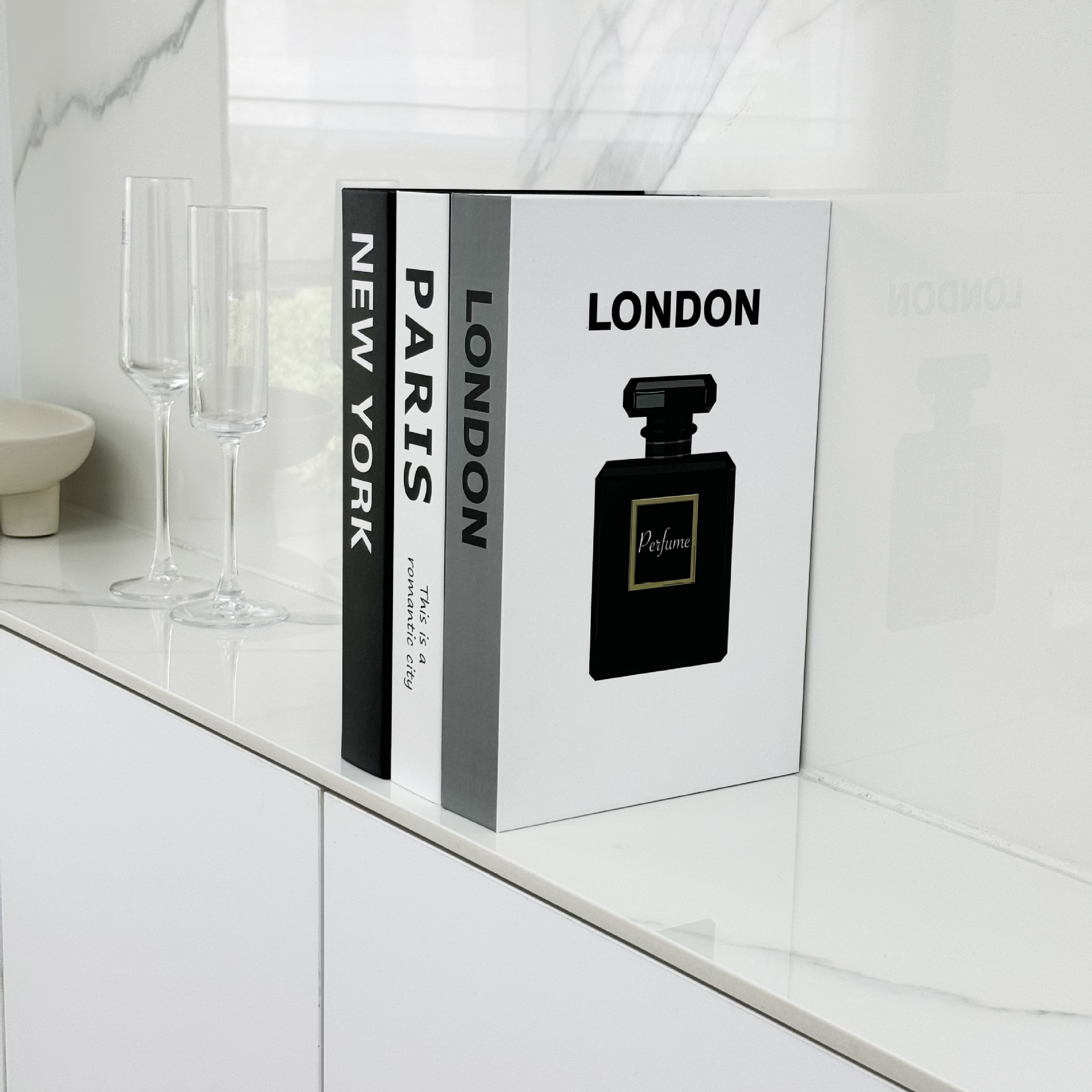 Estilo plegable, libro falso simple, famoso libro de decoración de la ciudad, decoración de mueble de TV, decoración de café, accesorios de libro de simulación