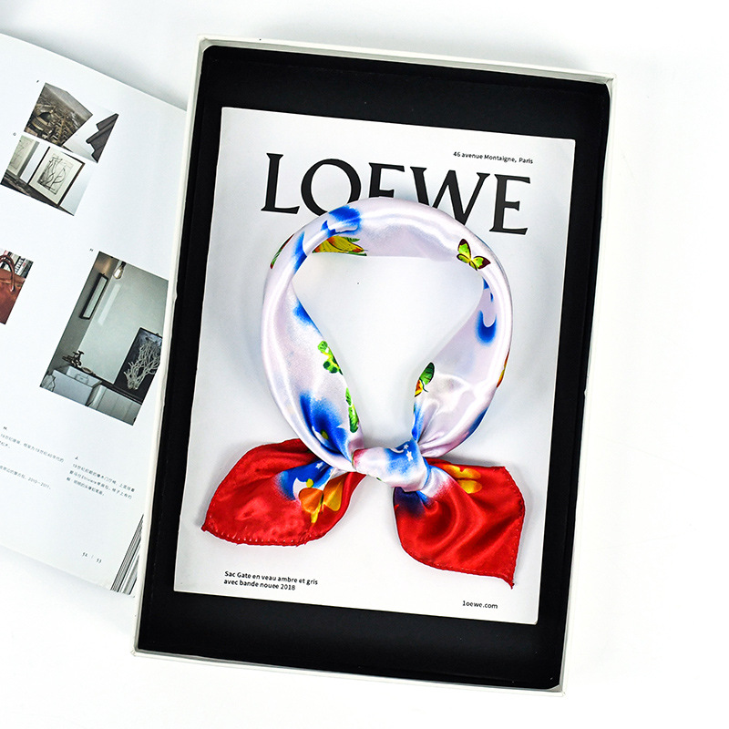 Alta sensación de primavera impresa pañuelo 50 color cuello de cor corta pañuelo cuadrado de color flor francesa retró pañuelo de seda damas