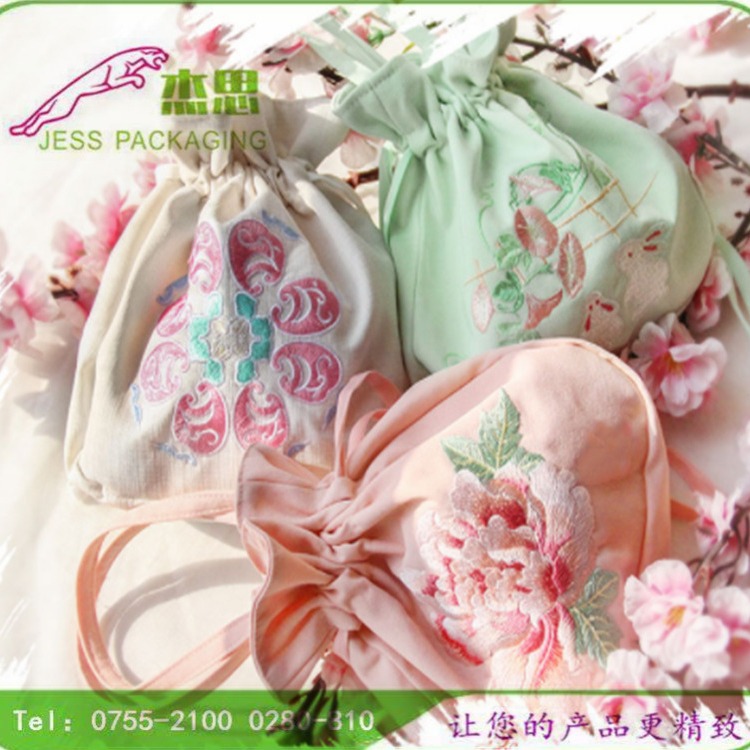 设计新款复古绸缎布绣花迷你流苏抽绳手提包单肩束口袋量大从优