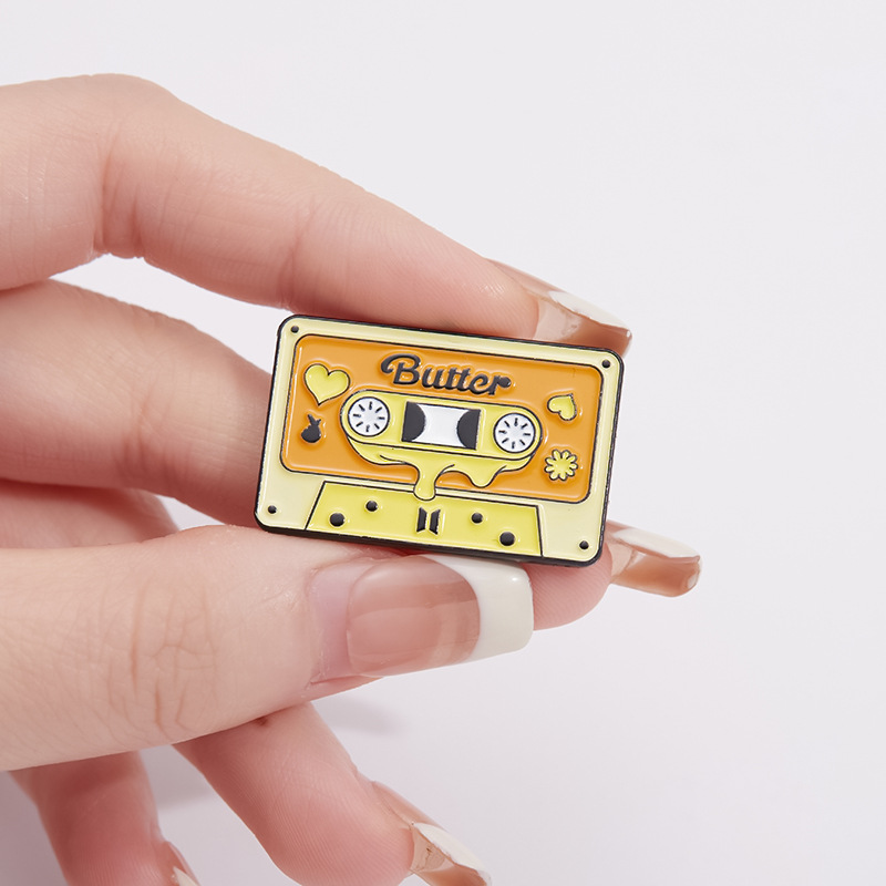 Casual, Daily Occasion Retro Pin Letter Tape Alloy Stoving Varnish Unisex Brooches
