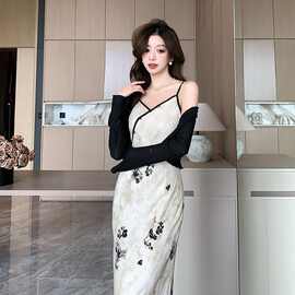 新中式印花吊带连衣裙女夏季新款国风盘扣V领收腰显瘦包臀长裙子