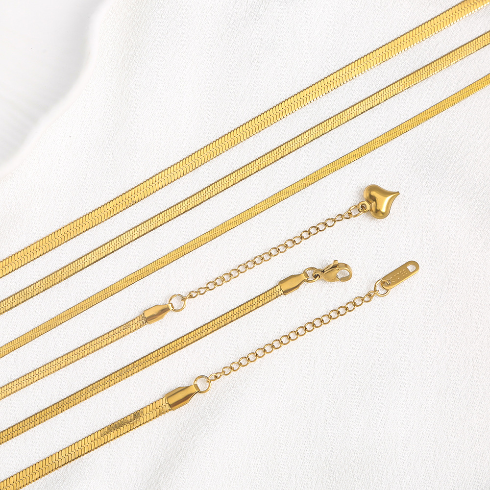 Fashion Niche Design Sense Collarbone Chain Ins Cold Style Simple Blade Necklace Ladies Temperament Stainless Steel Jewelry