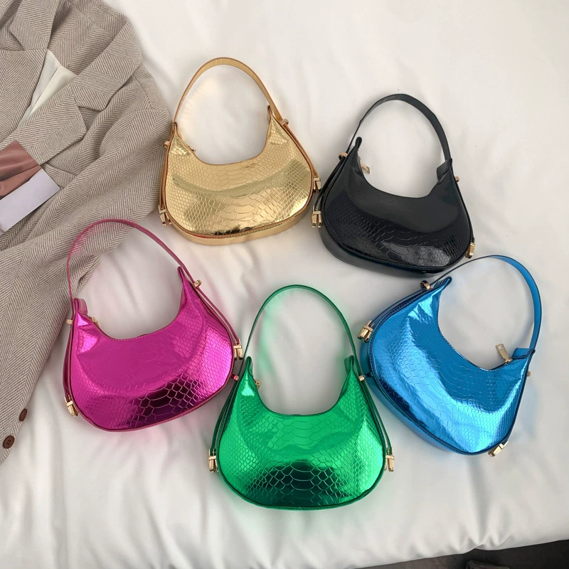 Сумка через одно плечо, модная shoulder bag, корейский стиль, коллекция 2023, крокодиловый принт