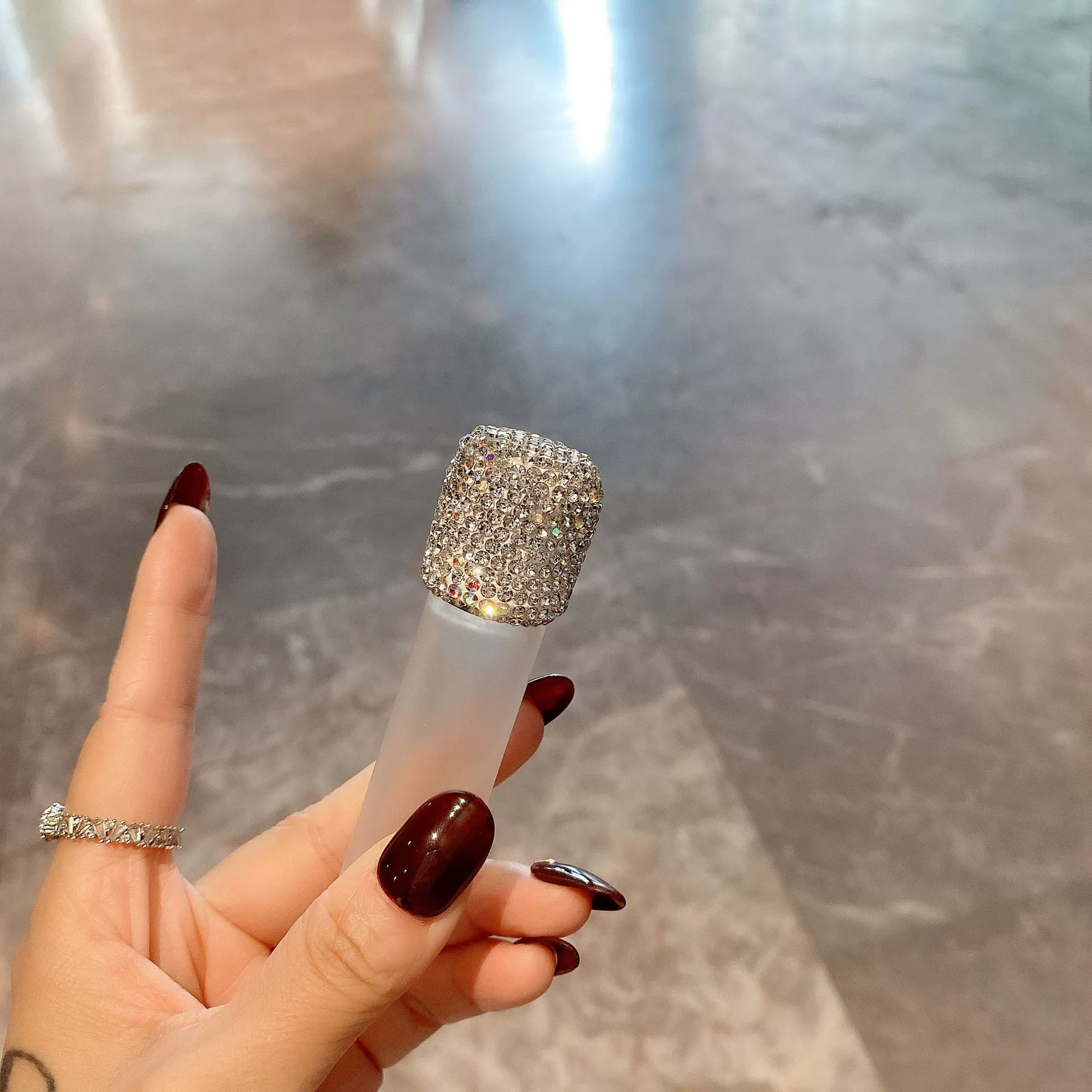 Роликовая бутылка для дозирования духов Интернет-знаменитость, инкрустированная бриллиантами бутылка с эфирным маслом, портативная бутылка для хранения, трансграничная модель Amazon, бестселлер внешней торговли