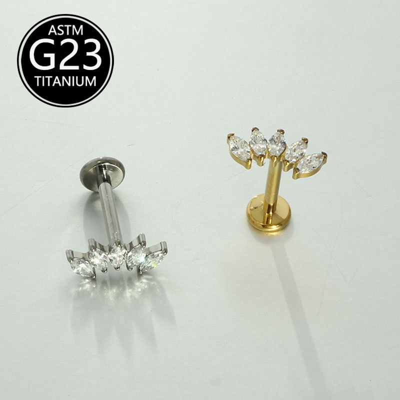 16G labret stud size and finish detail