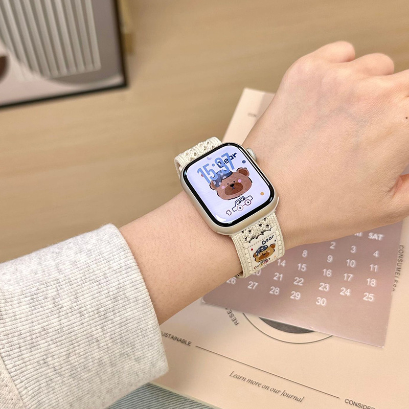 Suitable for Apple Watch S10 Strap Embroider Graffiti Applewatch S9 Woven Bear Magnetic Buckle Iwatch8