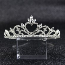 新款镂空爱心新娘皇冠超仙头饰闪亮日韩式发箍发饰结婚纱跟妆饰品