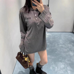 現物の新型M系のストライプの頭のPOLOの襟のゆったりしているtシャツの純綿の百合のデザイン感の上着の男女の同項の潮