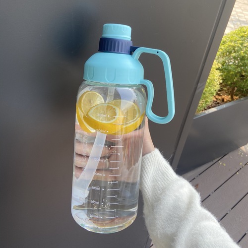 Large capacity water cup plastic cup outdoor portable space kettle with scale sports internet celebrity drinking straw cup gift