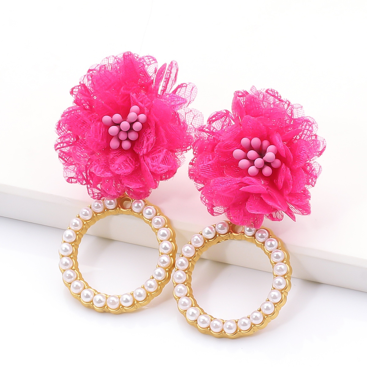 Fashion Geometric Circle Inlaid Pearl Flower Earrings display picture 13