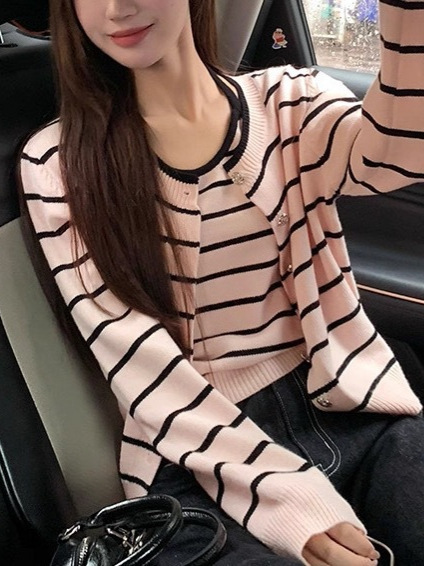 粉色条纹针织开衫两件套女秋季2025新款配吊带韩系独特上衣|undefined