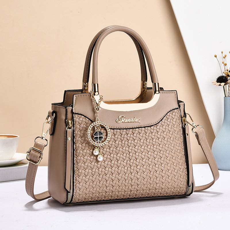 Cross-Border Women's Versatile Woven Handbag New Luxury Texture Shoulder And Crossbody Bag Fashionable And Elegant - Thumbnail 6