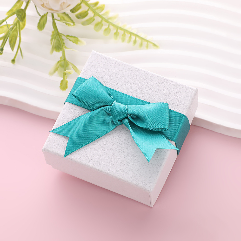 흰색-녹색 활; 7.5*7.5*.3.5cm