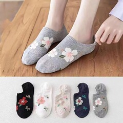 新しい日本のかわいい女性用浅い口の靴下夏薄いイントレンディな甘い花韓国スタイルの目に見えないボートソックスショートソックス